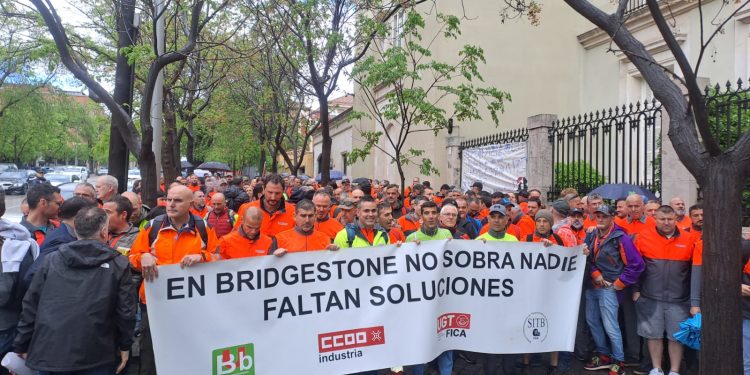 Bridgestone Puente San Miguel aplaza la huelga al 8 de mayo tras prorrogar la negociación del ERE