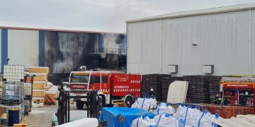 Controlado el incendio en una nave industrial de Maliaño sin que se hayan registrado heridos