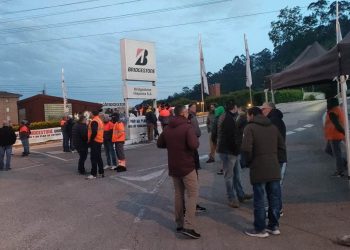 La huelga en Bridgestone Puente San Miguel llega a su décimo día mientras la negociación del ERE se extiende hasta el 19 de mayo