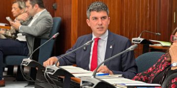 El PSOE exige el cese inmediato de un funcionario condenado por violencia de género designado por el equipo de Gobierno