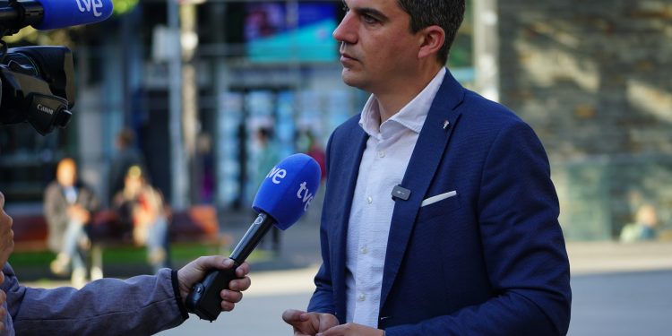 El PSOE critica la nueva tasa de basuras en Santander por “injusta y sin enfoque ambiental”