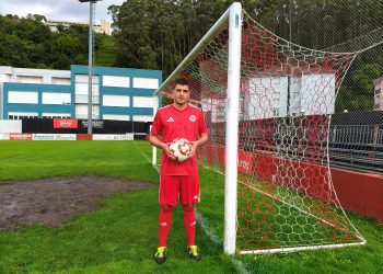 David Puras renueva con el CD Laredo y afrontará su octava temporada en San Lorenzo