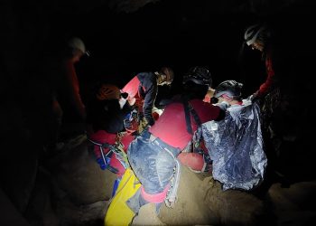 Rescatado un espeleólogo herido en la cueva Tonio-Cañuela de Arredondo