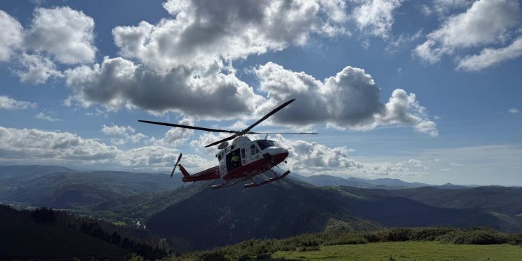 Rescatado en helicóptero un parapentista herido en Cos tras sufrir un accidente en vuelo