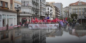Cerca de 8.000 personas toman las calles de Santander en un 1 de Mayo con fuerte carga sindical