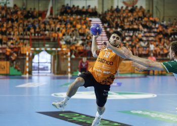 El Bathco BM Torrelavega se juega el sueño europeo en Huerta del Rey