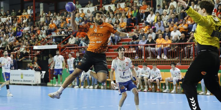 El Bathco BM Torrelavega renueva a Marcio Silva por dos temporadas más hasta 2028