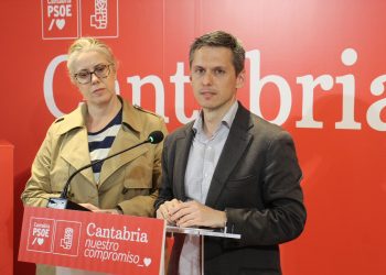 Mario Iglesias presenta las iniciativas del PSOE para el Pleno del lunes, incluyendo medidas para mitigar el impacto de los aranceles de Trump