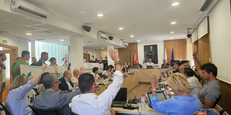 Torrelavega aprueba su presupuesto de 2025 por la mínima y con el voto de calidad del alcalde