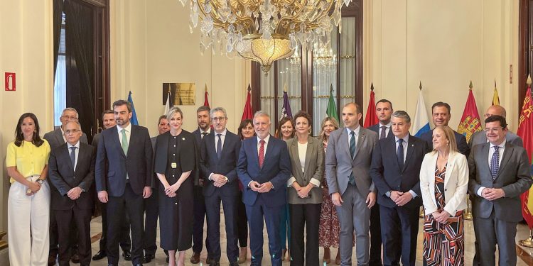 Cantabria critica la falta de diálogo del Gobierno en la preparación de la Conferencia de Presidentes