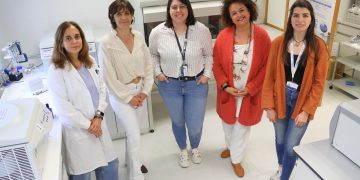 Investigadoras de Cantabria avanzan en el control de calidad del suero con IA y espectroscopía Raman