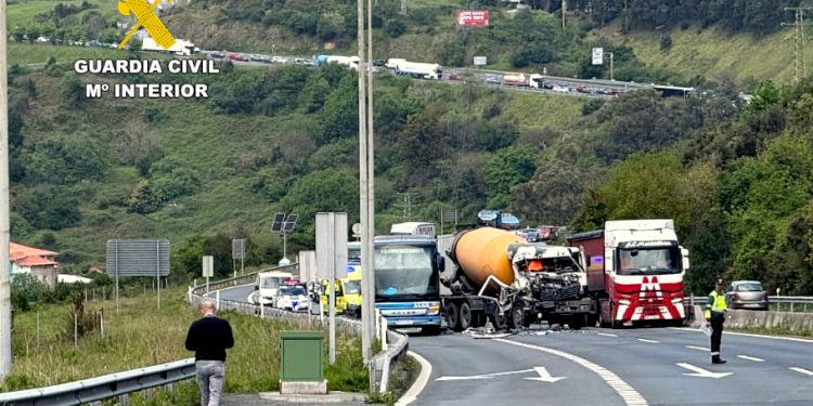 La Guardia Civil realizó más de 400 intervenciones en las carreteras cántabras durante Semana Santa y el puente de mayo