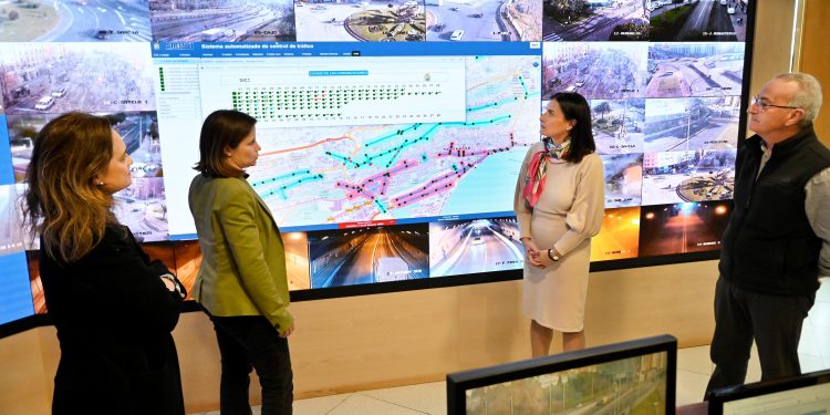 Santander avanza en la modernización de su red semafórica con nuevas cámaras digitales