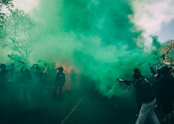 El latido de La Gradona: cuando el aficionado se convierte en viento de tormenta