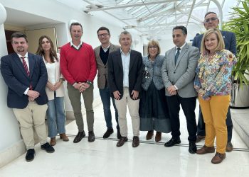 El PSOE acusa al Gobierno de Cantabria de incumplir la ley al no presentar a tiempo los datos de listas de espera
