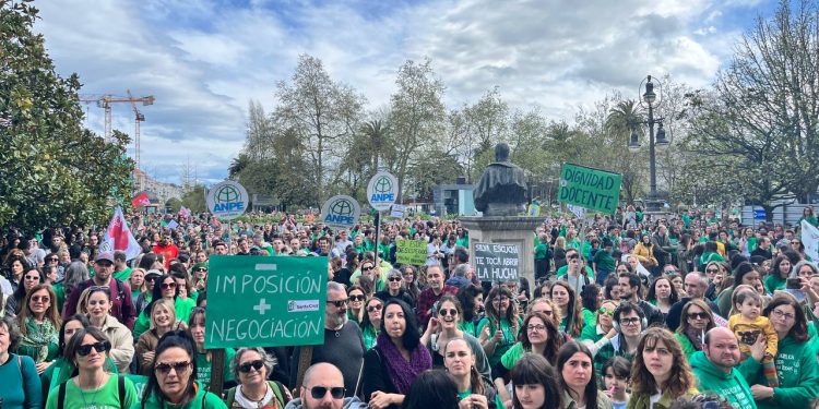 Docentes de Cantabria convocan huelgas y manifestación los días 21 y 22 de mayo para exigir una mejora salarial