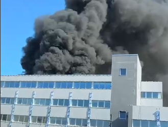 “Muchísimo humo negro y hasta explosiones”: testigos relatan el incendio en la Facultad de Ciencias de la UC