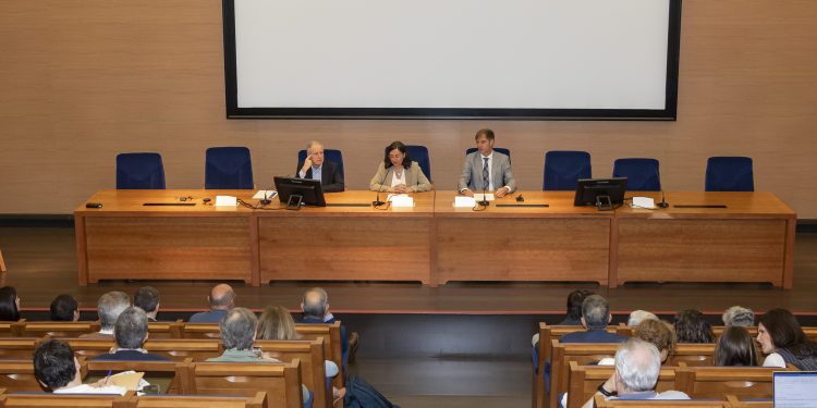 Arasti defiende la energía nuclear como pieza clave para garantizar el suministro y reducir emisiones