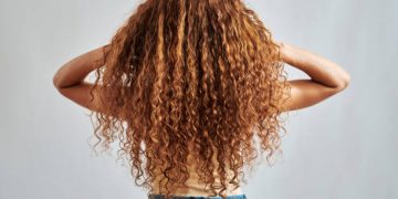 Top 10 productos que funcionan para cuidar el cabello rizado sin resecarlo