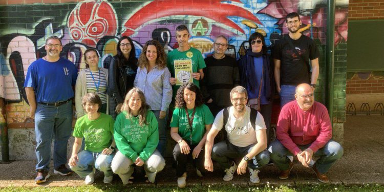 Más de la mitad del profesorado cántabro secunda la huelga educativa en su primer día según los sindicatos