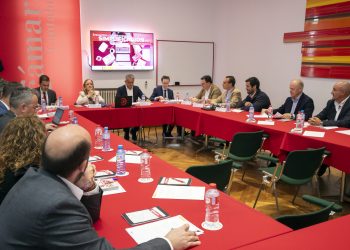 Urrutia defiende en la Cámara de Comercio que la nueva ley de simplificación “pone a la Administración al servicio de las empresas”