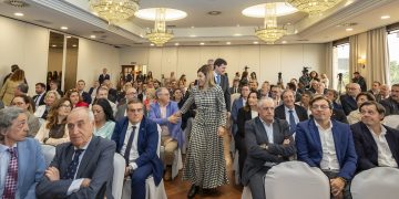 Buruaga defiende la cooperación entre comunidades como base para transformar Cantabria y equilibrar el país