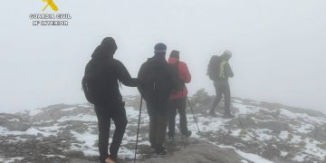 Rescate exitoso de tres jóvenes en Picos de Europa tras quedar atrapados por la niebla y la nieve