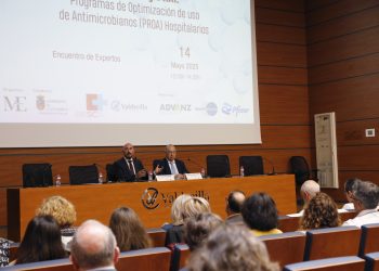 Pascual llama a la «responsabilidad colectiva» para frenar la resistencia a los antimicrobianos