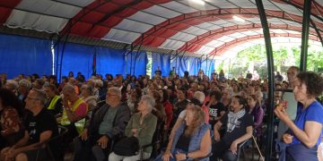 Más de 800 personas marchan en Cantabria en apoyo a Gaza y contra el genocidio palestino