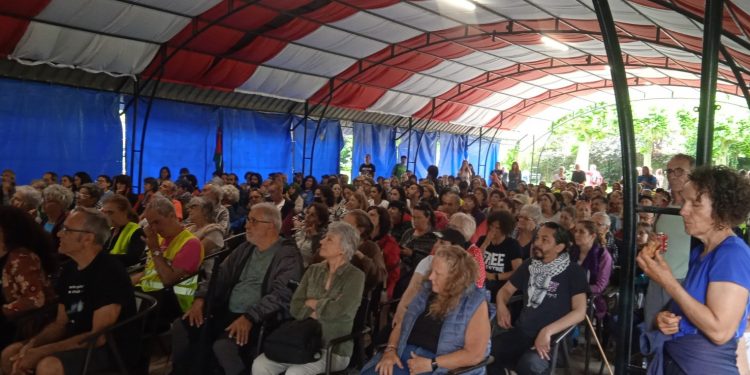 Más de 800 personas marchan en Cantabria en apoyo a Gaza y contra el genocidio palestino