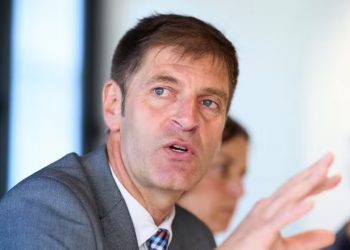 Enrique Conde (CEOE) exige cárcel para los huelguistas del metal: “A los delincuentes se les encierra”