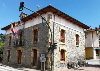 La Audiencia confirma el archivo de la denuncia contra el exalcalde de Voto por la construcción de naves en San Mamés de Aras