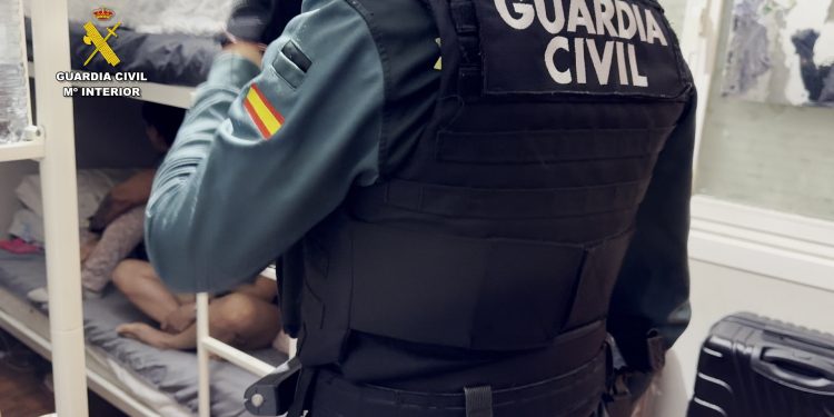La Guardia Civil libera a nueve mujeres víctimas de trata sexual en Barakaldo y Castro Urdiales
