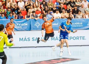 El Bathco Torrelavega conquista Huerta del Rey y se clasifica para Europa