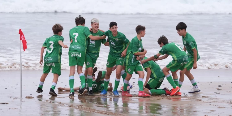 El Real Racing Club conquista el Fútbol Playero ‘Ciudad de Santander’ con victorias en las categorías infantil y alevín