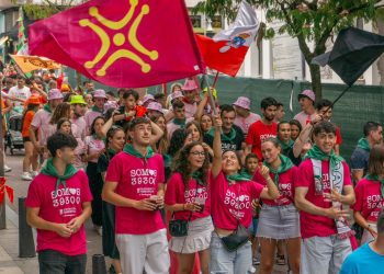 Torrelavega inicia la licitación para las camisetas de la 4ª Liga de Peñas Somos39300