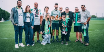 Andrés Martín recibe el Trofeo Óscar como máximo goleador del Racing en la temporada 2024/25
