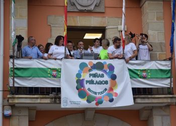 Las Peñas toman Renedo para encender el espíritu de San Antonio