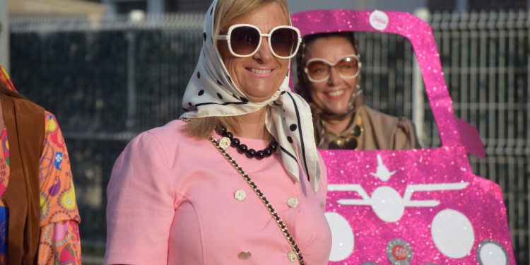 Renedo se transforma en un aula al aire libre para viajar a los años 60 con motivo de San Antonio