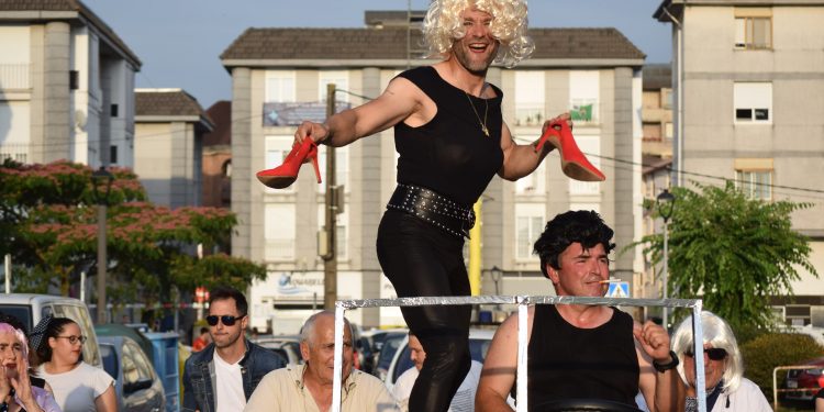 Renedo se transforma en un aula al aire libre para viajar a los años 60 con motivo de San Antonio