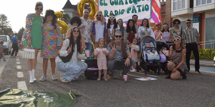 Renedo se transforma en un aula al aire libre para viajar a los años 60 con motivo de San Antonio