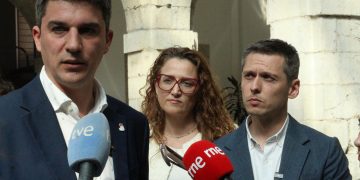 El PSOE plantea en Cantabria una tasa turística para fomentar el turismo sostenible y reforzar los servicios públicos
