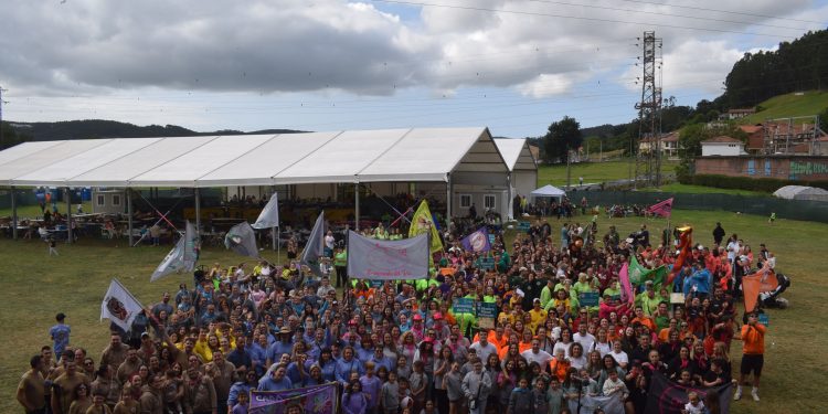 Renedo cierra las Fiestas de San Antonio 2025 con el Día de las Peñas y más de 1.700 participantes