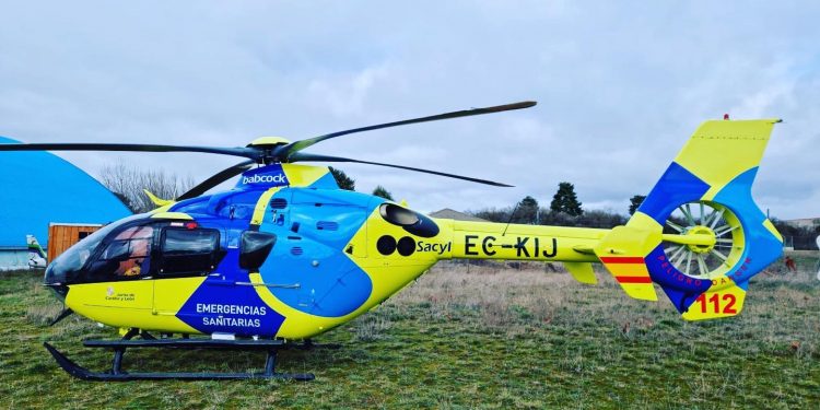 Dos jóvenes fallecen y tres resultan heridos tras caer un coche por un barranco en Espinosa de los Monteros