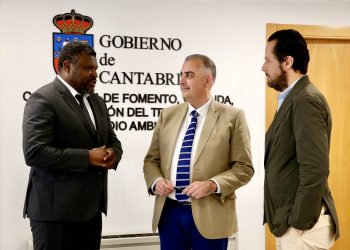 Gobierno de Cantabria y Repsol se alían para recoger aceite usado en 25 gasolineras antes de fin de año