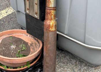 Retiran en Peñacastillo un proyectil simulado hallado junto a un contenedor de basura