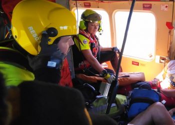 El helicóptero de Cantabria rescata a tres montañeros atrapados en los Picos de Europa
