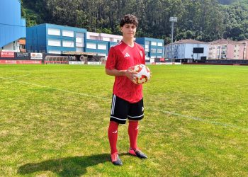 El CD Laredo refuerza su plantilla con el fichaje de Jaime Prieto y renueva a Andrés Carral