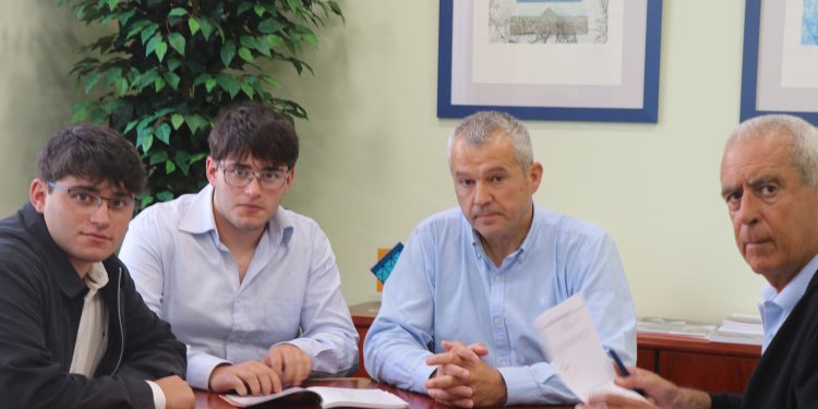 La Federación de Municipios de Cantabria estudia implantar un agente virtual tras reunirse con la tecnológica Dapamar IA