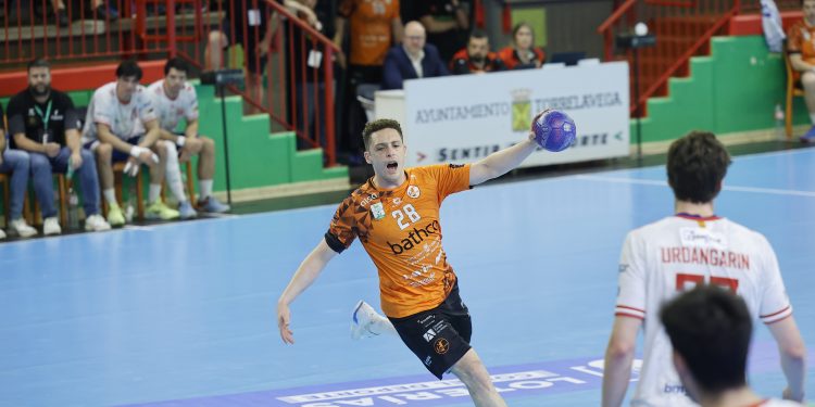 Oswaldo Maestro seguirá en el Bathco Torrelavega hasta 2026